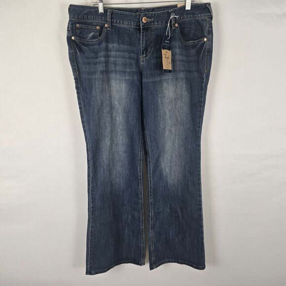 Maurices Ellie Jeans Women's 15 / 16 Reg Blue Medium Wash Straight Fit NWT - Picture 1 of 16